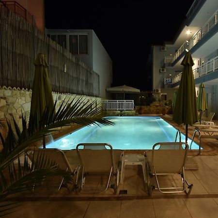 Kiwi Apartments Néa Fókaia Esterno foto