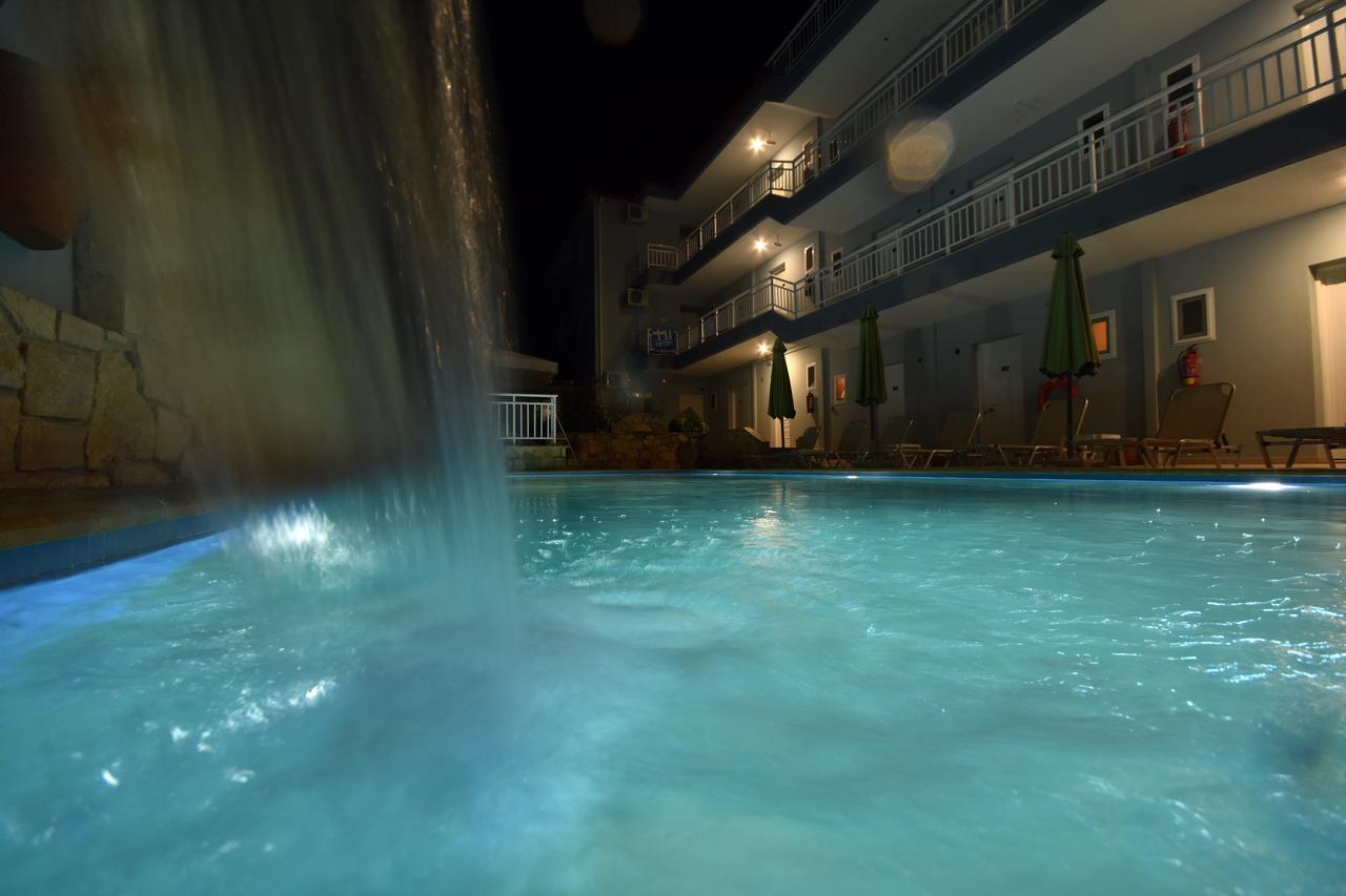 Kiwi Apartments Néa Fókaia Esterno foto